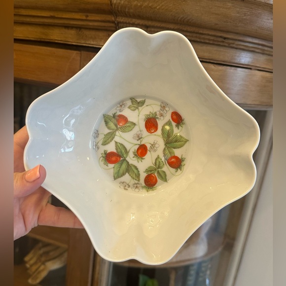 Vintage Strawberry Home Decor - Picture 10 of 16